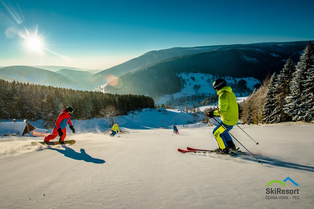 SKI ARE�L VELK� �PA