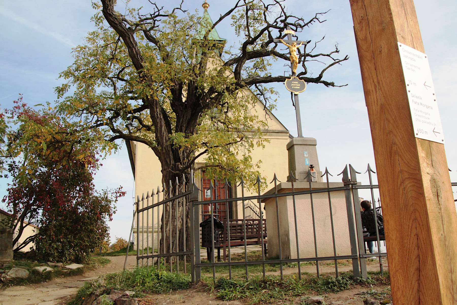 KAPLE SV. KL�RY - PRAHA TROJA